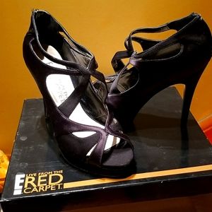 E! Black satin pumps size 9 never worn with box